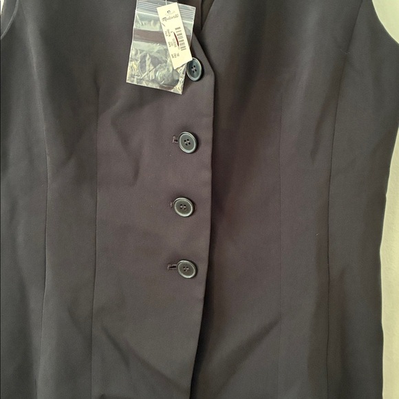 Cutaway Long Vest - Picture 8 of 10